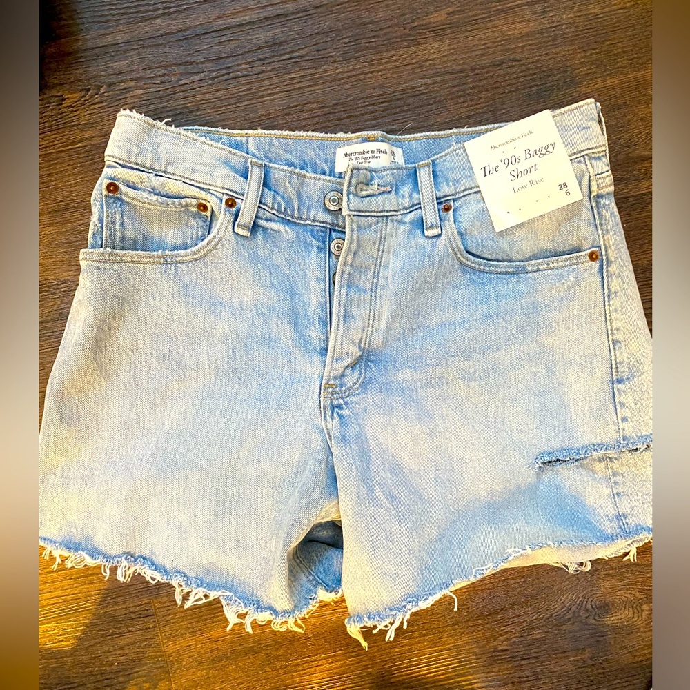 NWT A&F Low Rise 90s Baggy Short